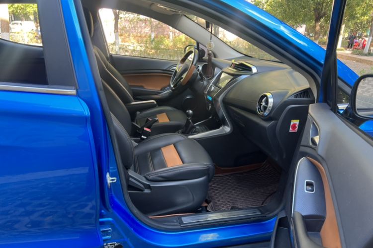Used BYD Yuan 2016 1.5L Manual Luxury Model Interior 8