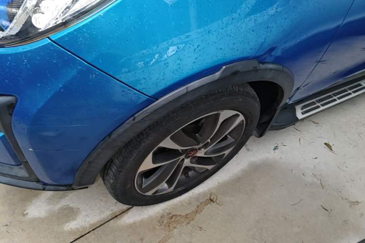 Used BYD Yuan 2016 1.5L Automatic Luxury Version Left Front Wheel Hub