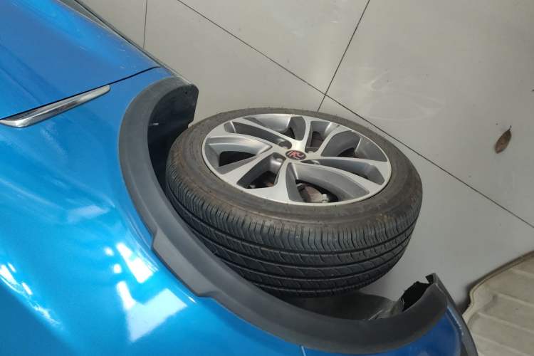 Used BYD Yuan 2016 1.5L Manual Luxury Model Left Front Wheel Hub