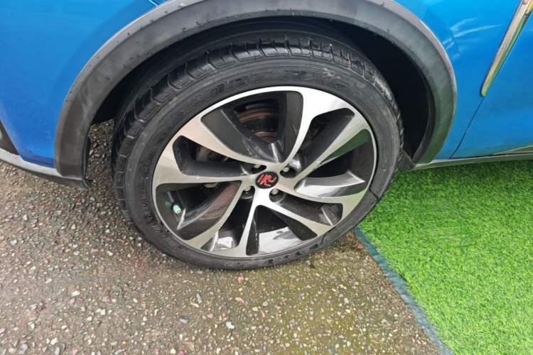 Used BYD Yuan 2016 1.5TID Automatic Flagship Model Left Front Wheel Hub