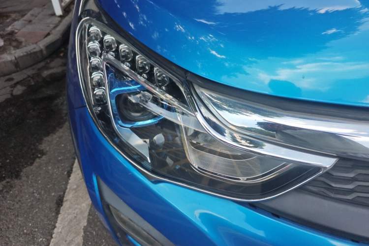 Used BYD Yuan 2016 1.5L Manual Luxury Model Right Front Headlight