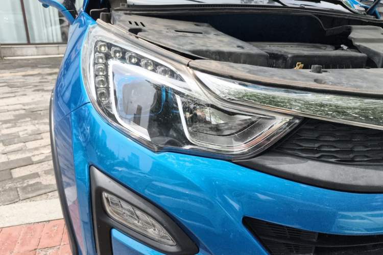 Used BYD Yuan 2016 1.5L Manual Luxury Version Right Front Headlight