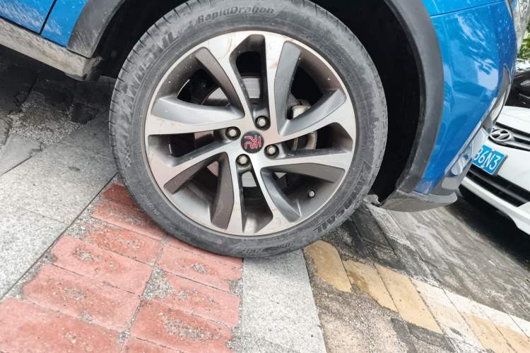 Used BYD Yuan 2016 1.5L Manual Luxury Version Right Front Wheel Hub