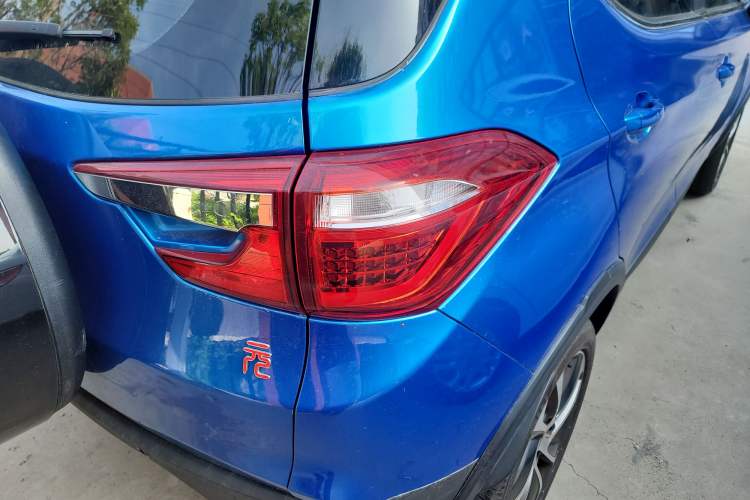 Used BYD Yuan 2016 1.5L Automatic Luxury Version Right Rear Taillight