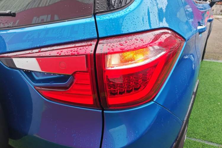 Used BYD Yuan 2016 1.5TID Automatic Flagship Model Right Rear Taillight