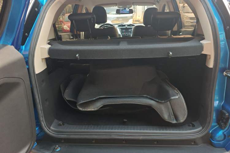 Used BYD Yuan 2016 1.5L Automatic Luxury Version Trunk