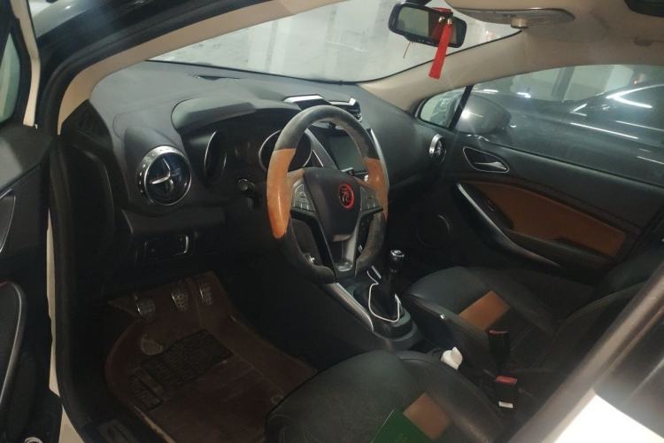 Used BYD Yuan 2016 1.5L Manual Luxury Model Driver Seat