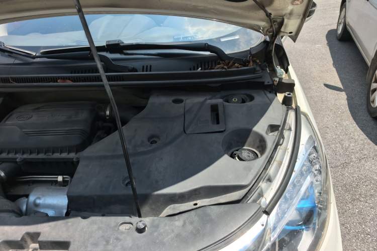 Used BYD Yuan 2016 1.5TID Automatic Prestige Model Engine Bay Left