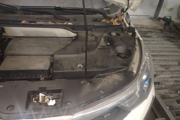 Used BYD Yuan 2016 1.5L Manual Luxury Model Engine Bay Left