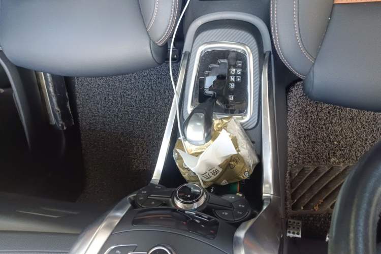 Used BYD Yuan 2016 1.5TID Automatic Prestige Model Gear Lever