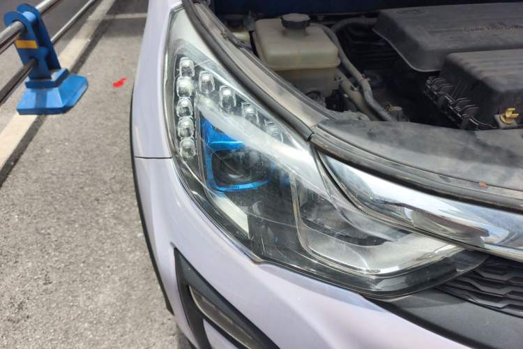 Used BYD Yuan 2016 1.5L Manual Comfort Model Right Front Headlight
