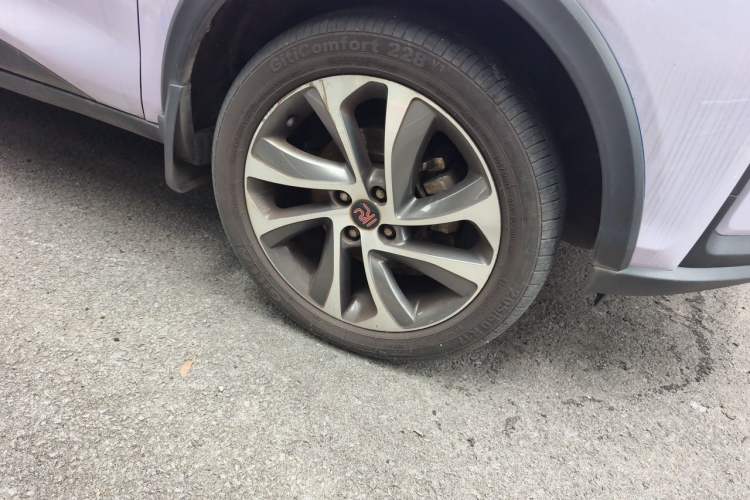 Used BYD Yuan 2016 1.5L Manual Comfort Model Right Front Wheel Hub