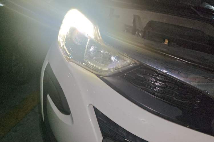 Used BYD Yuan 2016 1.5TID Automatic Prestige Model Right Front Headlight