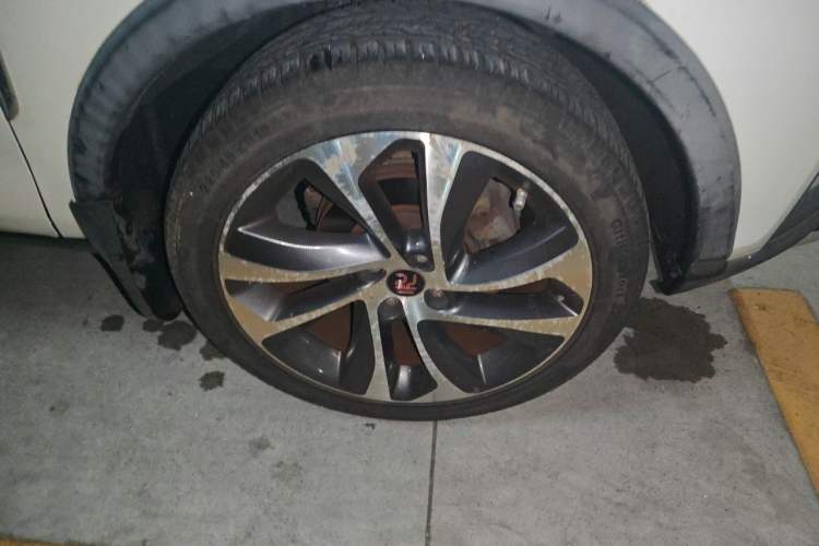 Used BYD Yuan 2016 1.5TID Automatic Prestige Model Right Front Wheel Hub