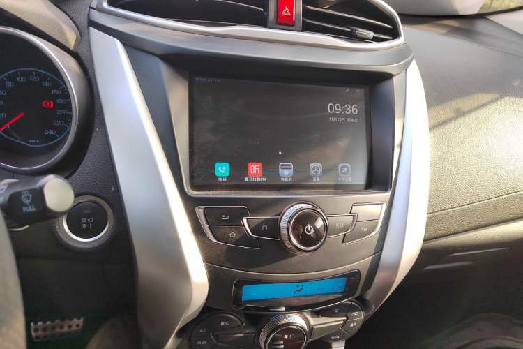 Used BYD Yuan 2016 1.5L Automatic Luxury Version Audio And AC Panel