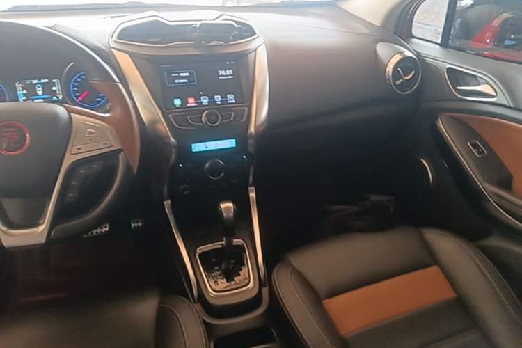 Used BYD Yuan 2016 1.5TID Automatic Flagship Model Audio And AC Panel