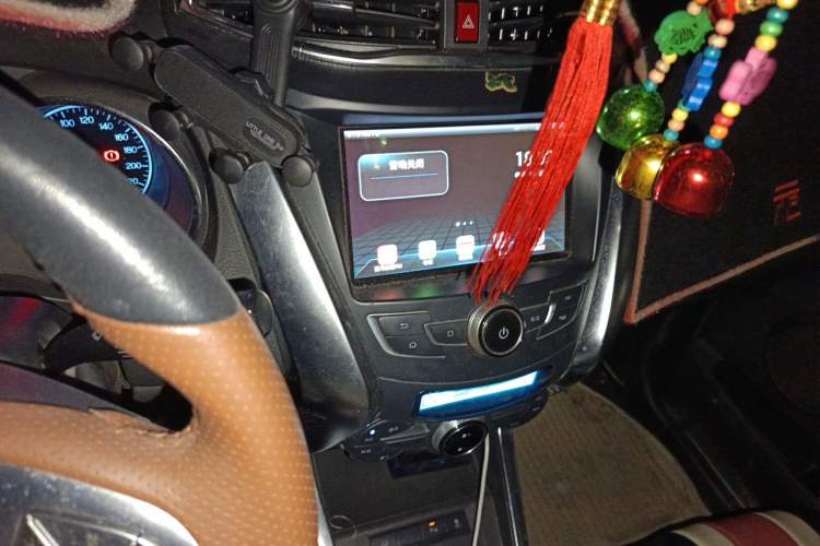Used BYD Yuan 2016 1.5L Manual Luxury Model Audio And AC Panel