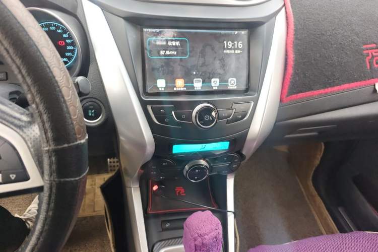 Used BYD Yuan 2016 1.5L Automatic Luxury Version Audio And AC Panel