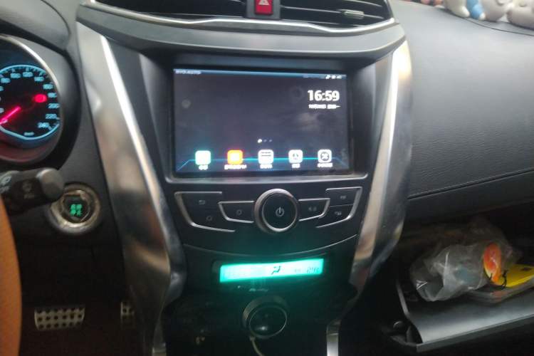 Used BYD Yuan 2016 1.5TID Automatic Prestige Model Audio And AC Panel