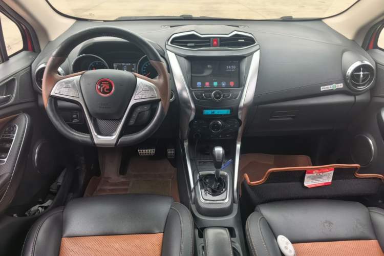 Used BYD Yuan 2016 1.5TID Automatic Flagship Model Center Console