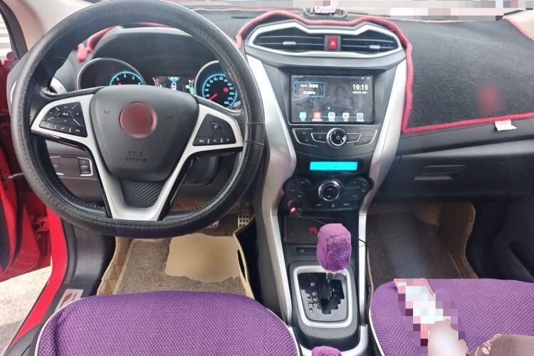 Used BYD Yuan 2016 1.5L Automatic Luxury Version Center Console