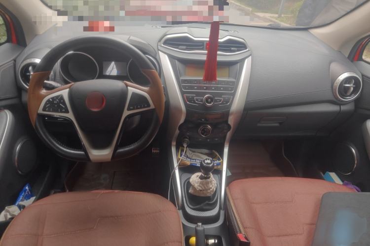 Used BYD Yuan 2016 1.5L Manual Comfort Model Center Console