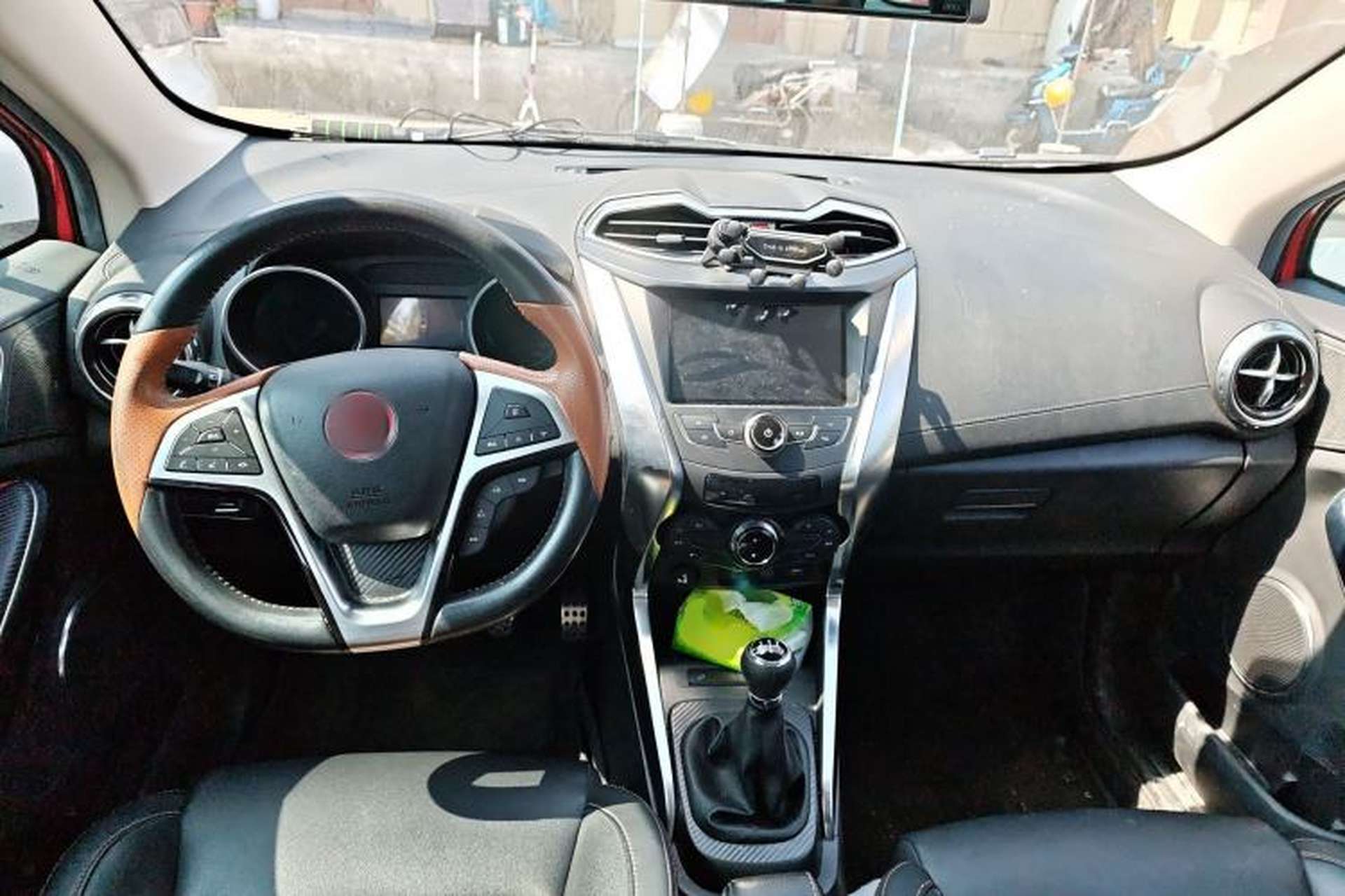 Used BYD Yuan 2016 1.5L Manual Luxury Model Center Console