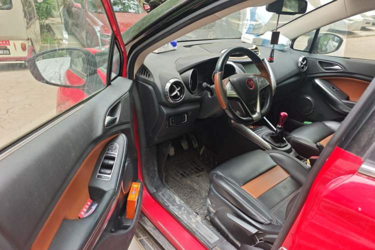Used BYD Yuan 2016 1.5L Manual Luxury Model Driver Seat
