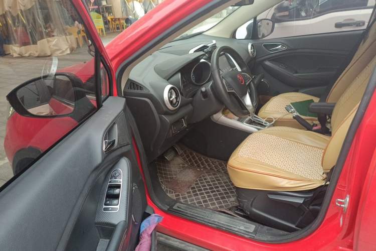 Used BYD Yuan 2016 1.5L Automatic Luxury Version Driver Seat