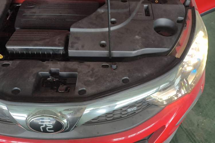 Used BYD Yuan 2016 1.5L Manual Luxury Model Engine Bay Left