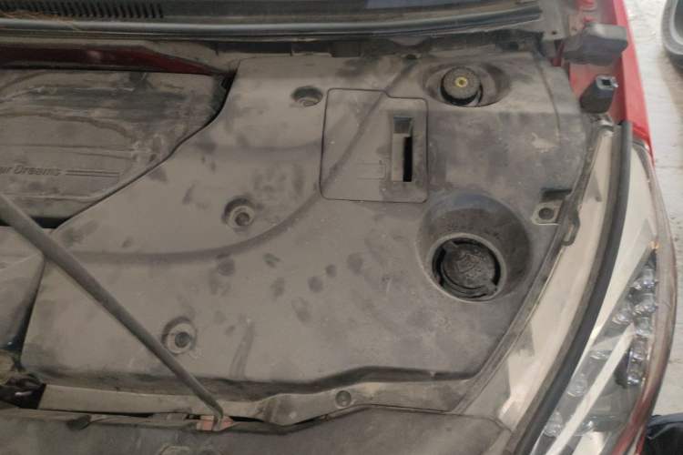 Used BYD Yuan 2016 1.5L Manual Luxury Version Engine Bay Left