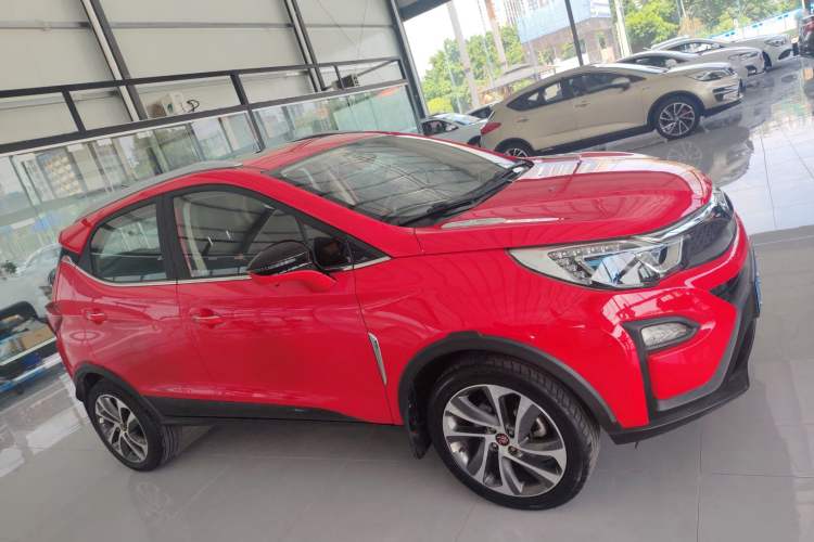 Used BYD Yuan 2016 1.5L Manual Luxury Version Exterior 2