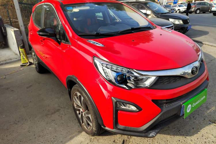 Used BYD Yuan 2016 1.5L Automatic Luxury Version Front Right 45 Deg