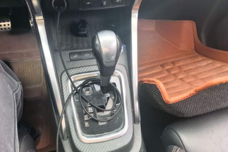 Used BYD Yuan 2016 1.5TID Automatic Flagship Model Gear Lever