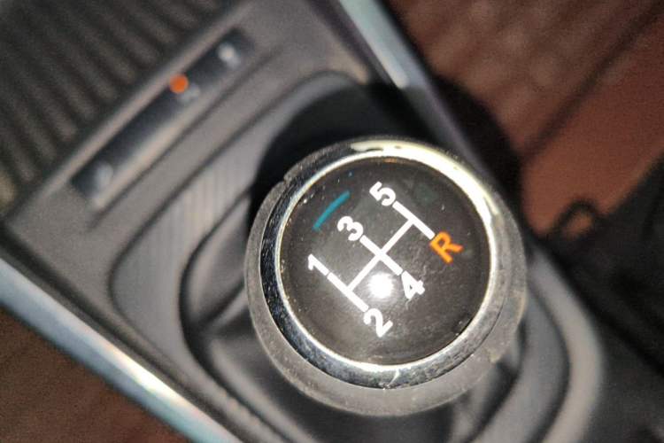 Used BYD Yuan 2016 1.5L Manual Luxury Model Gear Lever