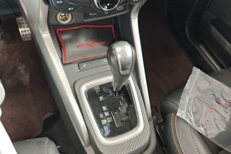 Used BYD Yuan 2016 1.5L Automatic Luxury Version Gear Lever