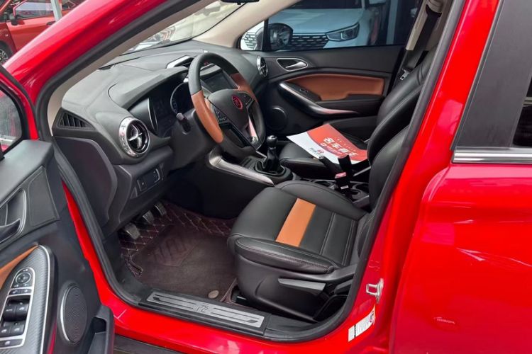 Used BYD Yuan 2016 1.5L Manual Luxury Version Interior 1