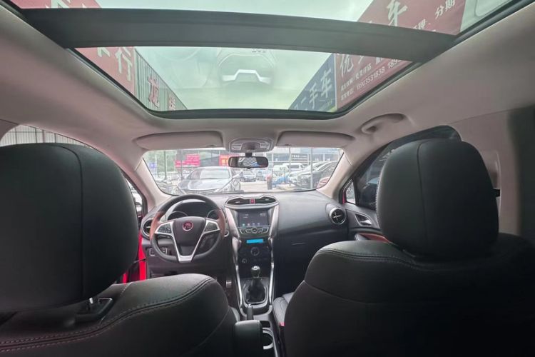 Used BYD Yuan 2016 1.5L Manual Luxury Version Interior 2