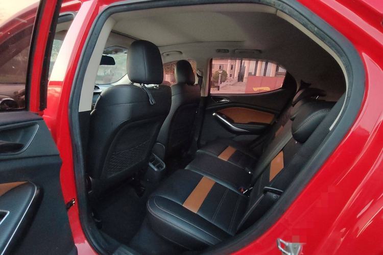 Used BYD Yuan 2016 1.5L Manual Luxury Version Interior 2