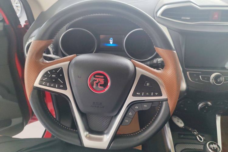 Used BYD Yuan 2016 1.5L Manual Luxury Version Interior 4