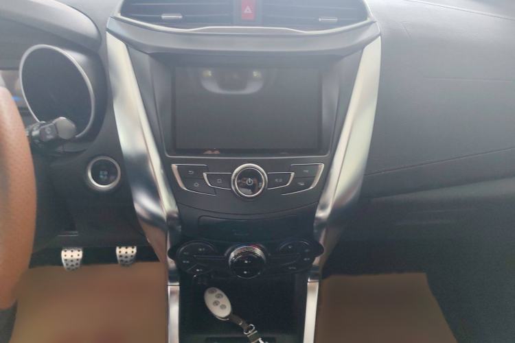 Used BYD Yuan 2016 1.5L Manual Luxury Version Interior 5