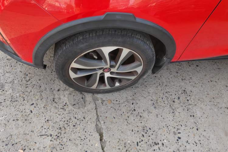 Used BYD Yuan 2016 1.5L Automatic Luxury Version Left Front Wheel Hub