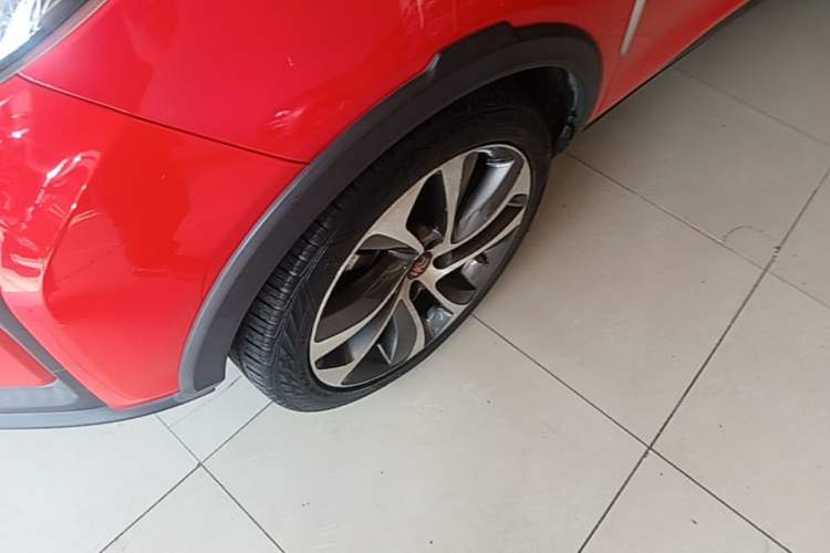 Used BYD Yuan 2016 1.5TID Automatic Flagship Model Left Front Wheel Hub