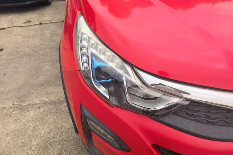 Used BYD Yuan 2016 1.5TID Automatic Flagship Model Right Front Headlight