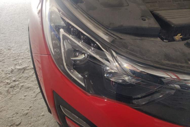 Used BYD Yuan 2016 1.5L Manual Luxury Version Right Front Headlight