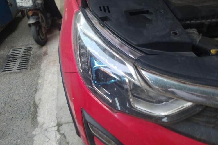 Used BYD Yuan 2016 1.5TID Automatic Prestige Model Right Front Headlight