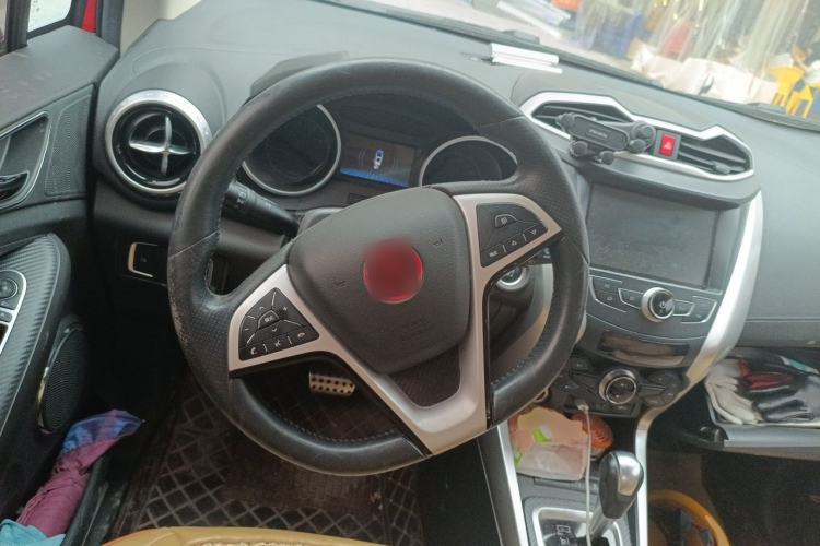 Used BYD Yuan 2016 1.5L Automatic Luxury Version Steering Wheel