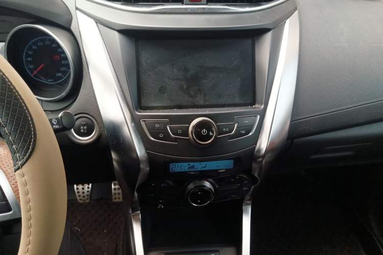 Used BYD Yuan 2016 1.5L Manual Luxury Model Audio And AC Panel