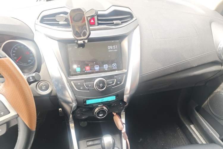 Used BYD Yuan 2016 1.5TID Automatic Prestige Model Audio And AC Panel