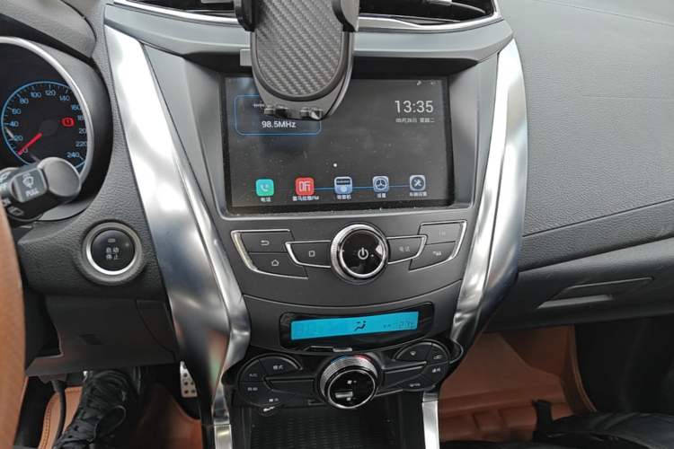 Used BYD Yuan 2016 1.5TID Automatic Luxury Version Audio And AC Panel